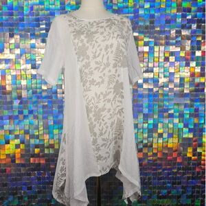 India‎ Boutique Tunic Womens One Size White Good Floral Handkerchief Hem Gauze